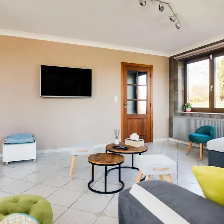 Luxurious In With Swimming Pool Hotel *